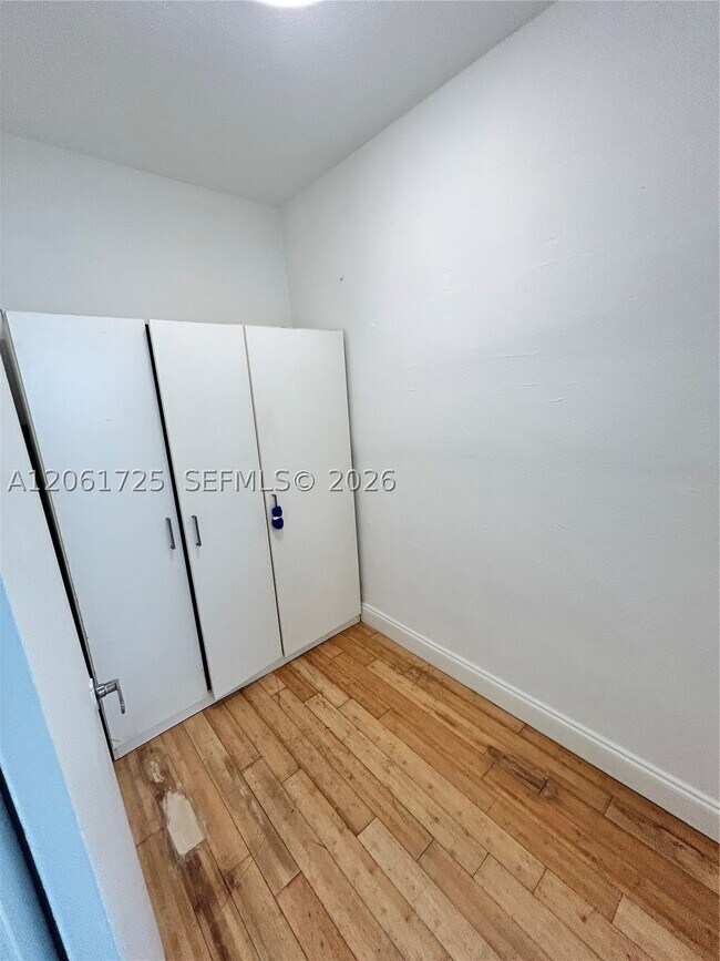 Foto del edificio - 8080 Tatum Waterway Dr