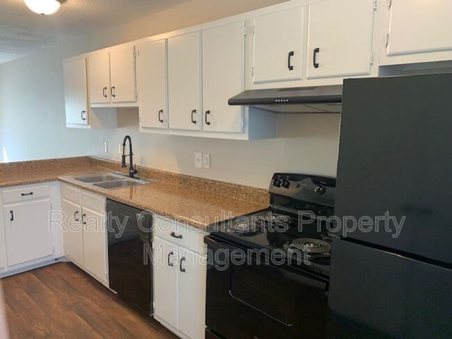 Building Photo - 3527 Lynhaven Dr