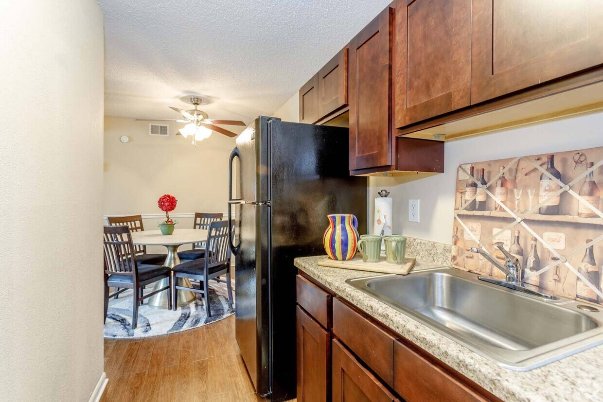 Hudson Pointe Apartments in Kansas City, MO