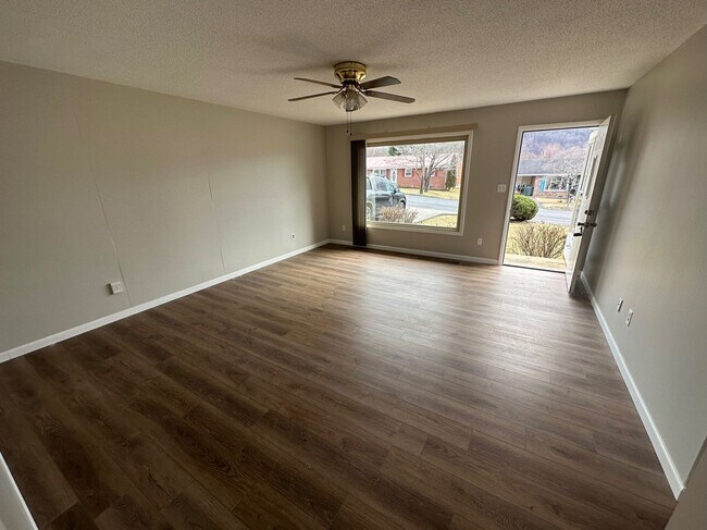 Foto del edificio - Newly Renovated