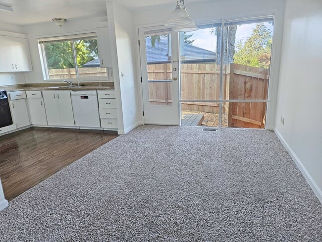 Foto del edificio - 9032 SW Monterey Pl