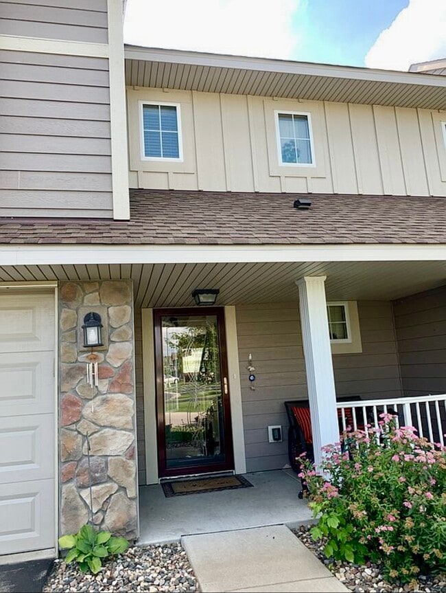 Foto del edificio - 3453 Chestnut Ln