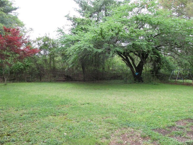 Building Photo - 1627 Starbrook Dr