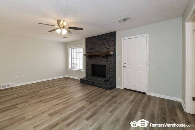 Foto del edificio - Renovated East Memphis Home MOVE IN READY!
