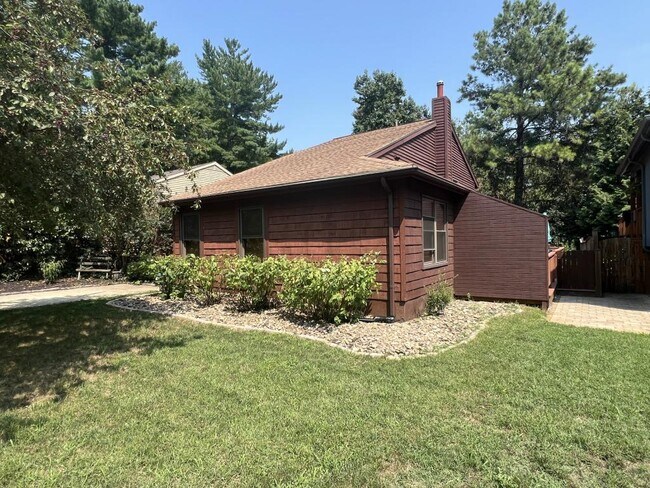 Foto del edificio - 1002 Timber Creek Dr