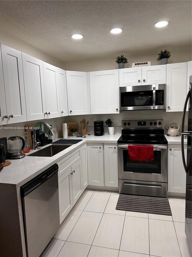 Foto del edificio - 9301 SW 92nd Ave