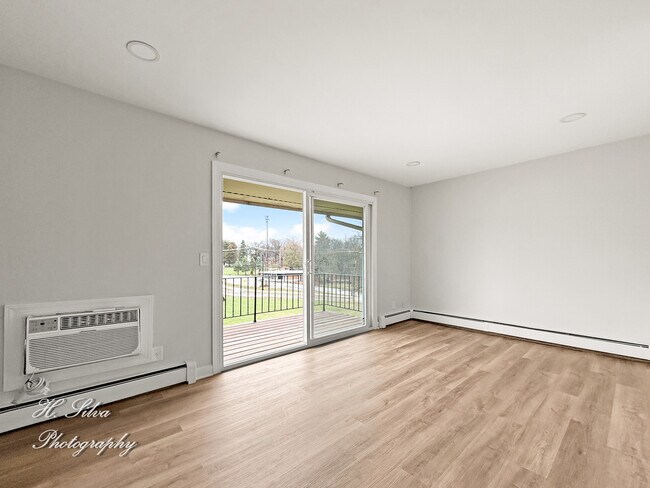 Foto del edificio - 20 Arrowhead Dr