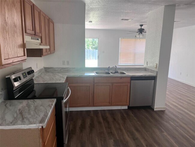 Building Photo - 1809 True Cove