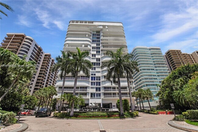 Foto del edificio - 10155 Collins Ave