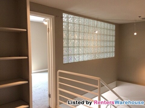 Foto del edificio - 587 Virginia Ave NE