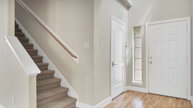 Foto del edificio - 3738 Ashford Villa Ln