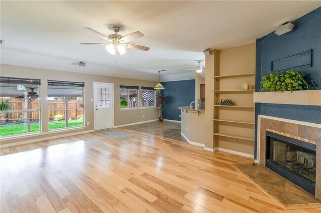 Foto del edificio - 2411 Roundabout Ln