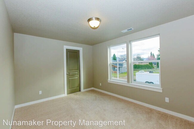 Building Photo - 4 br, 2.5 bath House - 410 Cameo Dr
