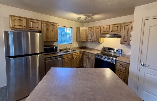 Building Photo - 1820 Fox Bay Dr