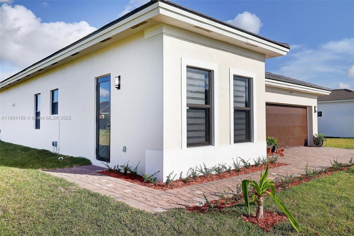 Primary Photo - 30840 SW 192nd Ct