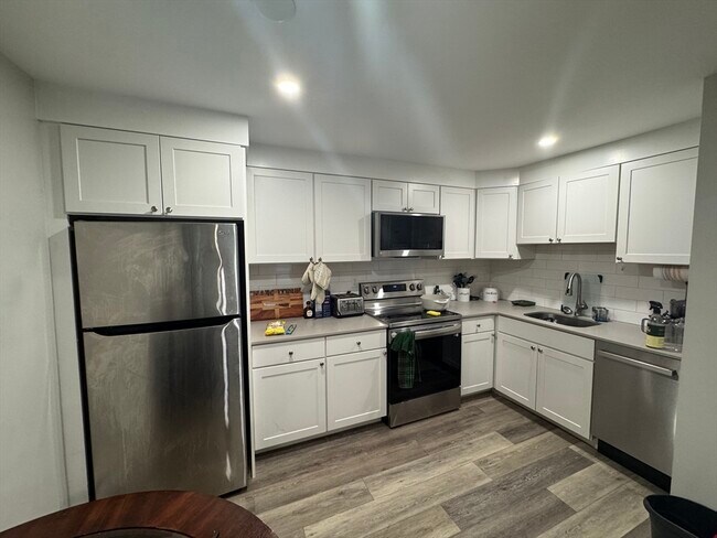 Foto del edificio - 1395 Furnace Brook Pkwy