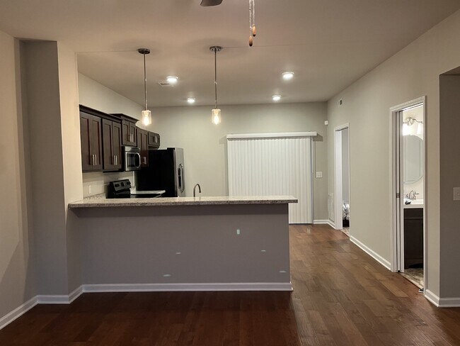 Foto del edificio - Cozy and Convenient Condo Living at Cambri...