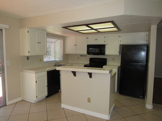 Building Photo - 2727 Santa Ana Dr.