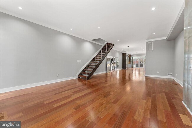 Foto del edificio - 2421 1st St NW