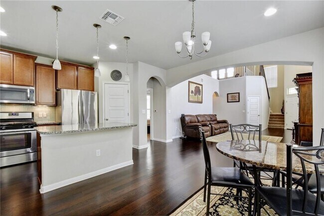 Building Photo - 9302 Privet Dr