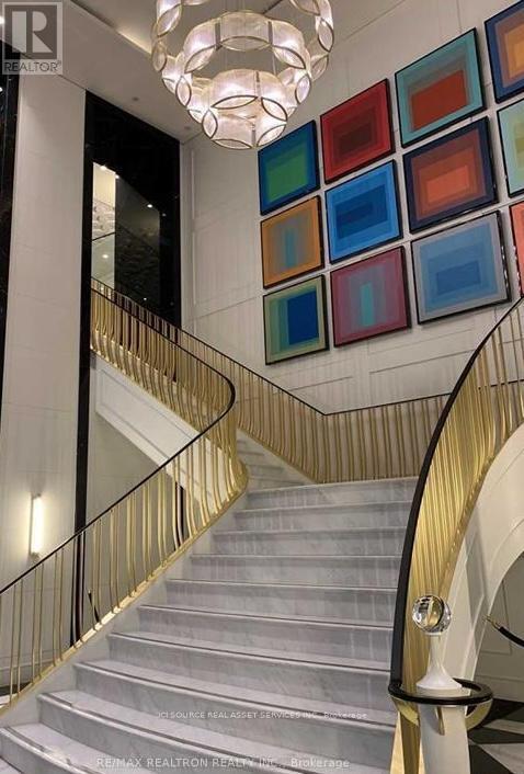 Photo du bâtiment - 955-955 Bay St.