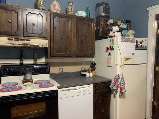 Kitchen - 1237 Western Ave