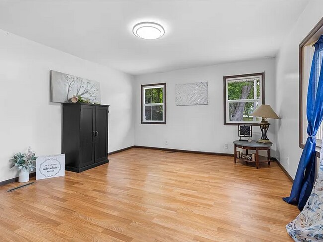 Foto del edificio - 3 Bedroom plus bonus room house
