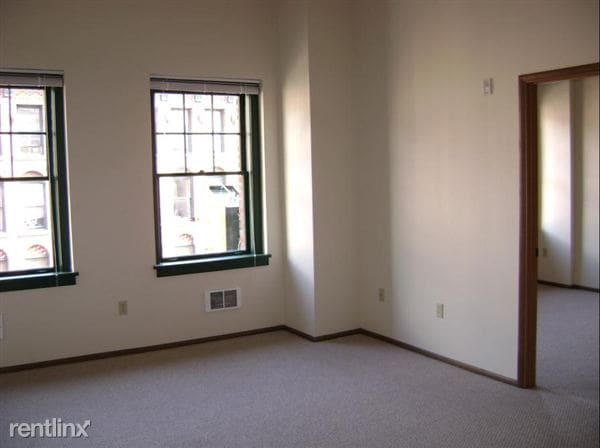 Primary Photo - 507 Maynard Ave S