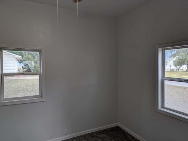 Building Photo - Charming, remodeled home in Tuscola