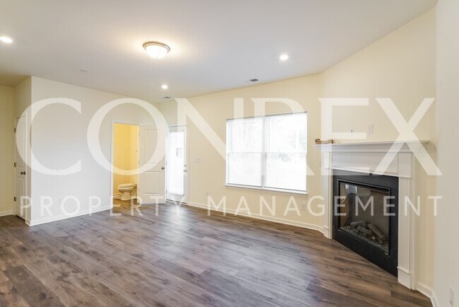 Building Photo - Stunning 3 Bedroom Home in White House, TN!