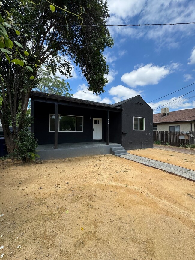 Building Photo - 804 Yuba St