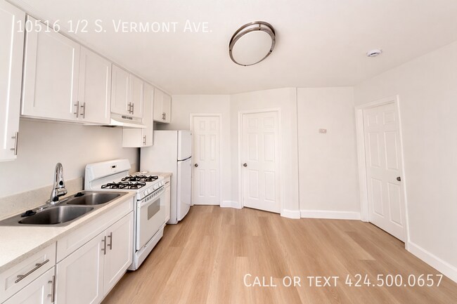 Foto del edificio - 10516 1/2 S. Vermont Ave.-