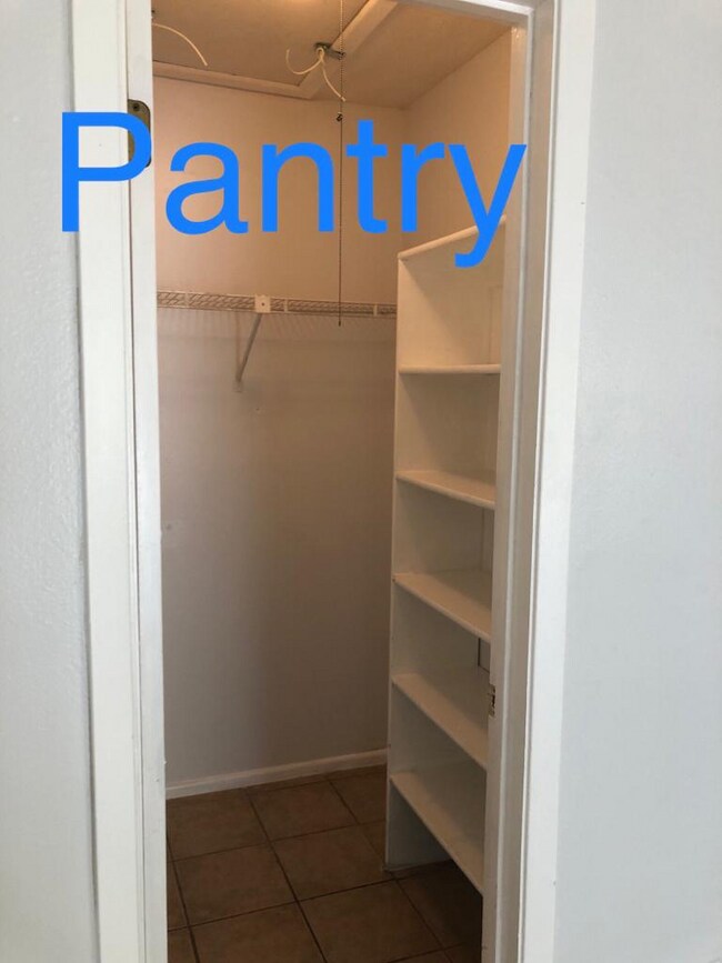 Foto del edificio - 2 bedroom/2 bathroom Apartment off Medical Dr & Babcock