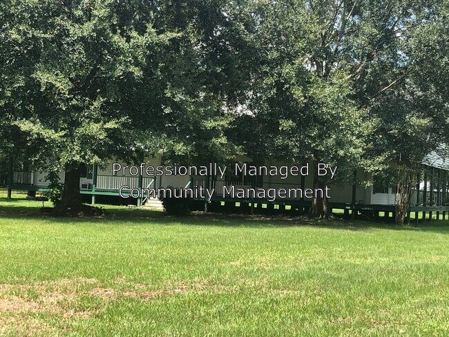 Foto del edificio - 32145 Butch Bennett Rd