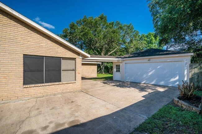 Foto del edificio - 21203 Park Brook Dr