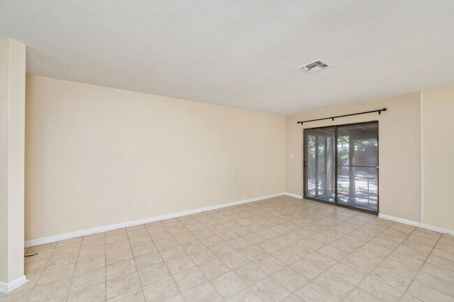 Building Photo - 2 Bedroom Townhouse in Ft. Walton Beach!
