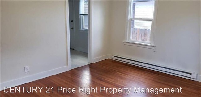 Building Photo - 220-222 Glassway St