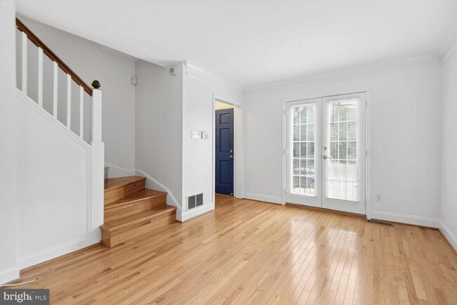 Building Photo - 915 Jefferson St