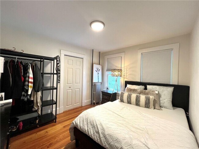 Foto del edificio - 16 Apthorp Ave