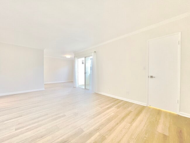 Building Photo - 1142 9th St
