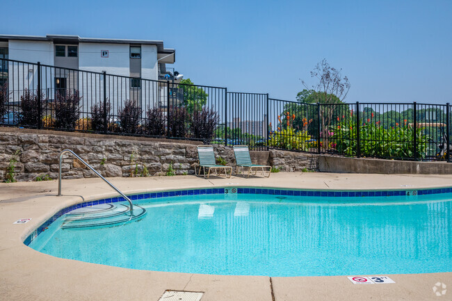 Piscina - Summit East Nashville