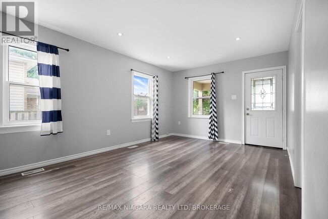 Building Photo - 16 Ormonde Ave