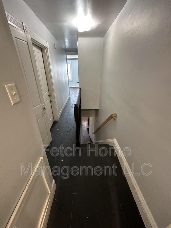Building Photo - 813 Manor St