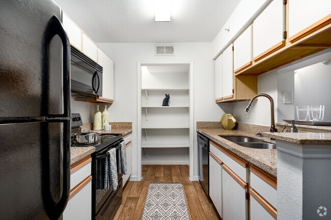 Interior Photo - 1201 Park