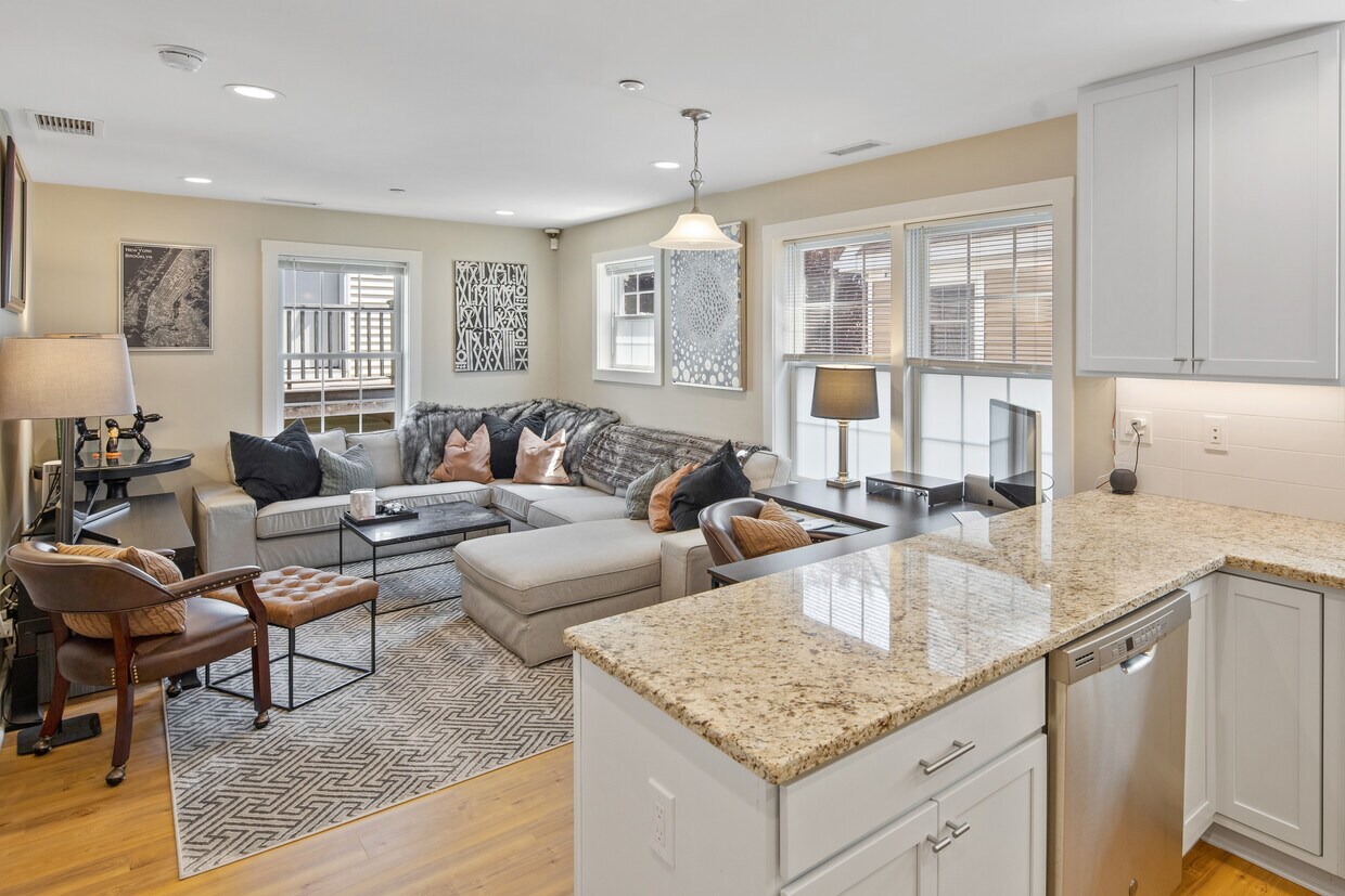 180 Hamilton Ave, Greenwich, CT 06830 Room for Rent in Greenwich, CT