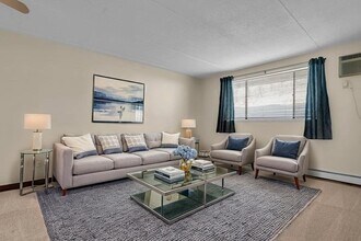 Building Photo - 80 N Warren St