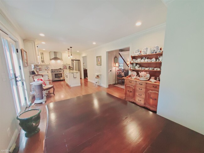 Building Photo - 3 br, 1.5 bath House - 143 Crystal Lake Rd