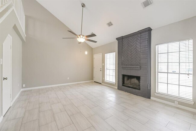 Building Photo - 930 Pennygent Ln