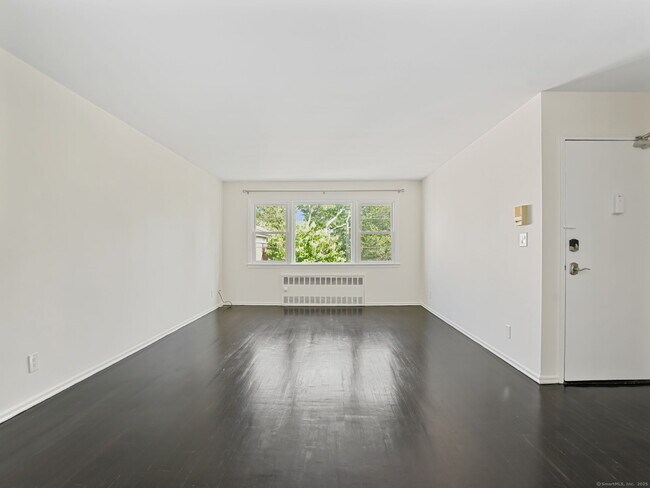 Foto del edificio - 262 Glenbrook Rd