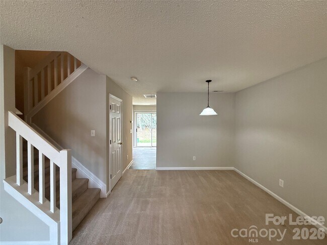 Foto del edificio - 12053 Bragg St